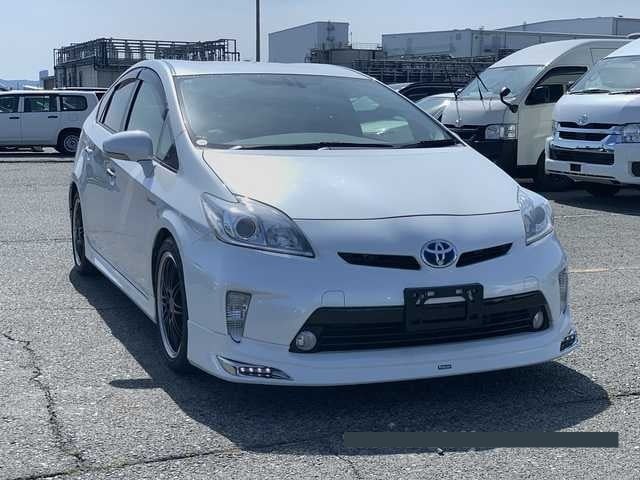 2015 Toyota Prius thumbnail