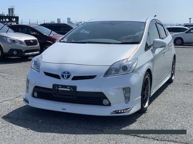 2015 Toyota Prius thumbnail
