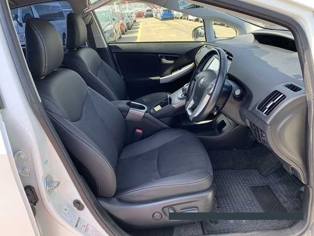 2015 Toyota Prius thumbnail