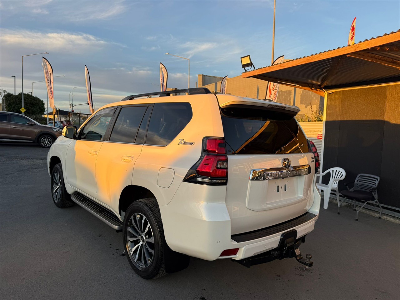 2021 Toyota Landcruiser thumbnail