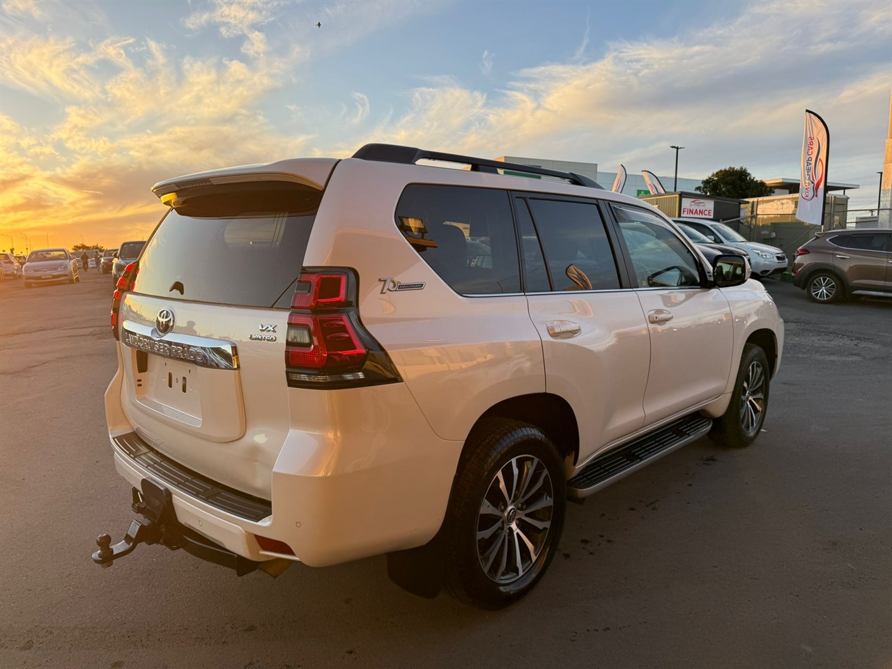 2021 Toyota Landcruiser thumbnail