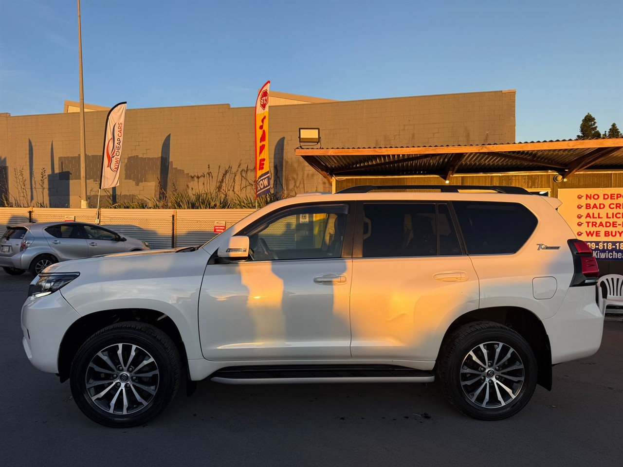 2021 Toyota Landcruiser thumbnail