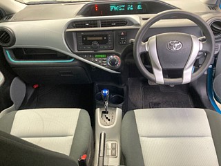 2013 Toyota Aqua thumbnail