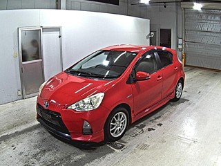 2013 Toyota Aqua thumbnail