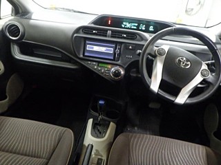 2013 Toyota Aqua thumbnail