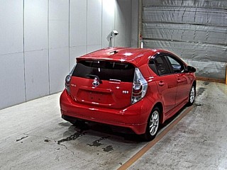 2013 Toyota Aqua thumbnail