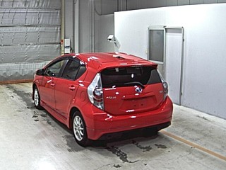 2013 Toyota Aqua thumbnail