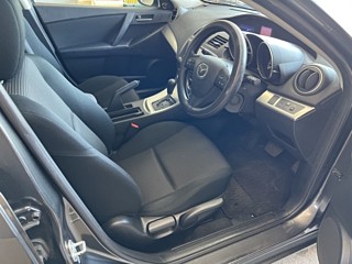 2012 Mazda Axela thumbnail