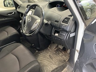 2013 Nissan Serena thumbnail
