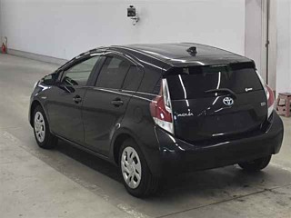 2015 Toyota Aqua thumbnail