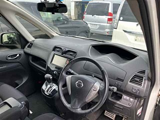 2013 Nissan Serena thumbnail