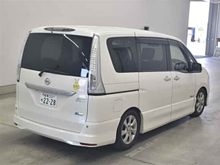 2013 Nissan Serena thumbnail