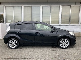 2013 Toyota Aqua thumbnail