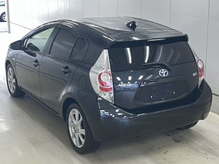 2013 Toyota Aqua thumbnail