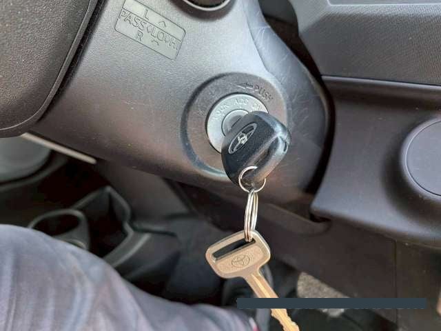2013 Toyota Aqua thumbnail