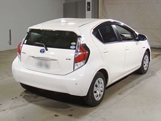 2016 Toyota Aqua thumbnail