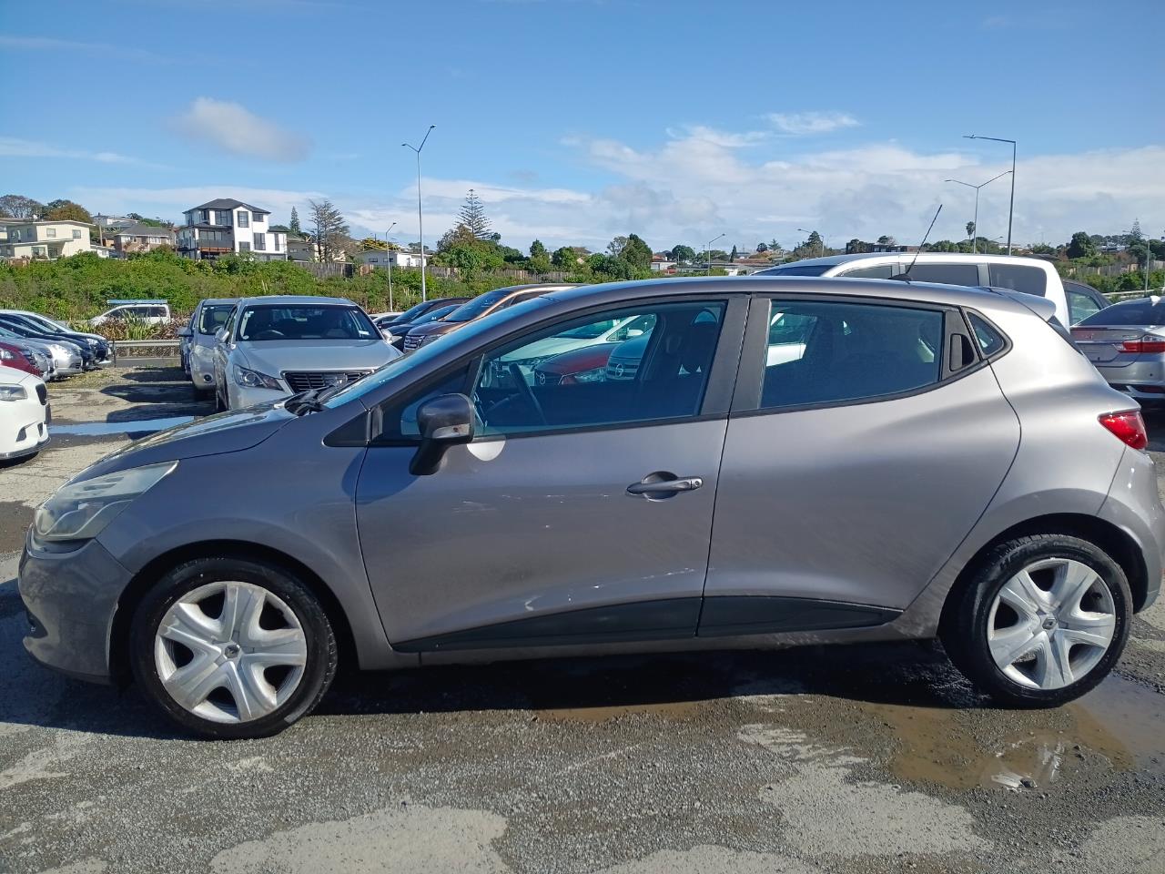 2014 Renault clio thumbnail