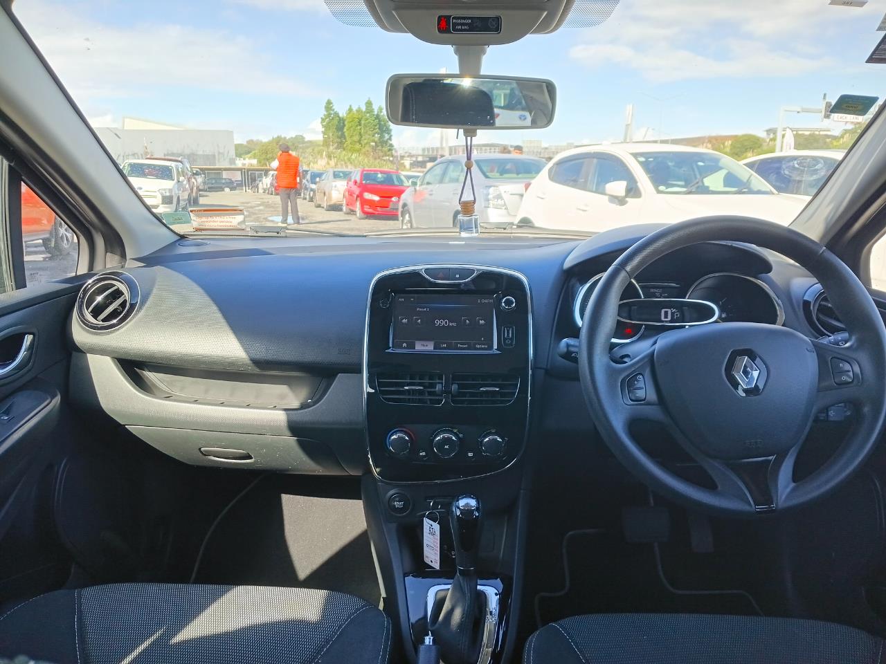 2014 Renault clio thumbnail