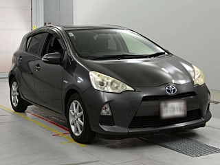 2012 Toyota Aqua thumbnail
