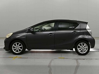 2012 Toyota Aqua thumbnail