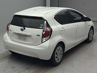 2016 Toyota Aqua thumbnail