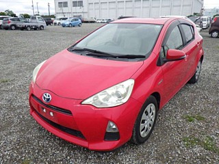 2013 Toyota Aqua thumbnail