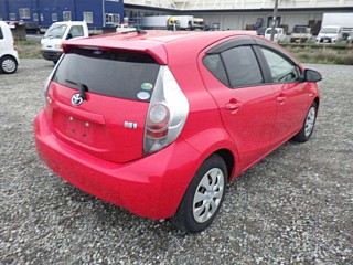 2013 Toyota Aqua thumbnail