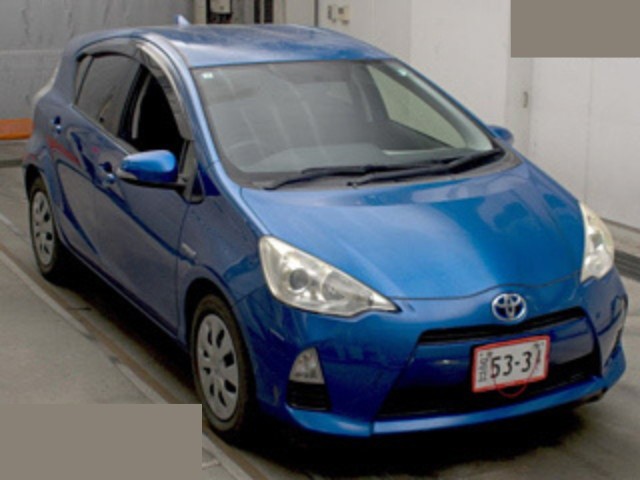 2013 Toyota Aqua thumbnail