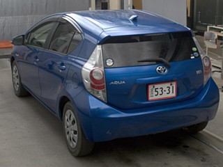 2013 Toyota Aqua thumbnail