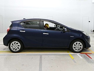 2018 Toyota Aqua thumbnail
