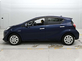 2018 Toyota Aqua thumbnail