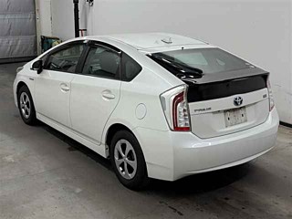 2015 Toyota Prius thumbnail