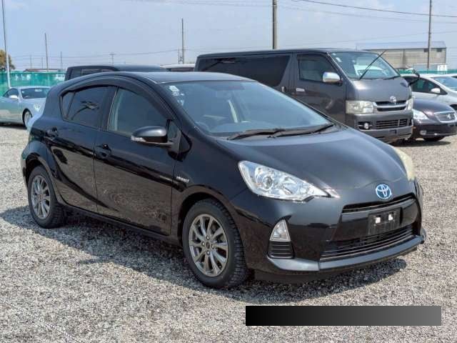 2012 Toyota Aqua thumbnail