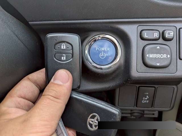 2012 Toyota Aqua thumbnail