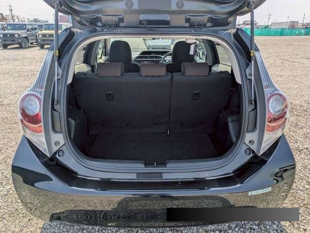 2012 Toyota Aqua thumbnail