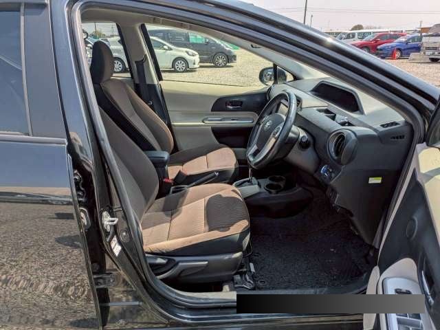 2012 Toyota Aqua thumbnail