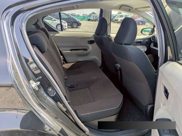 2012 Toyota Aqua thumbnail