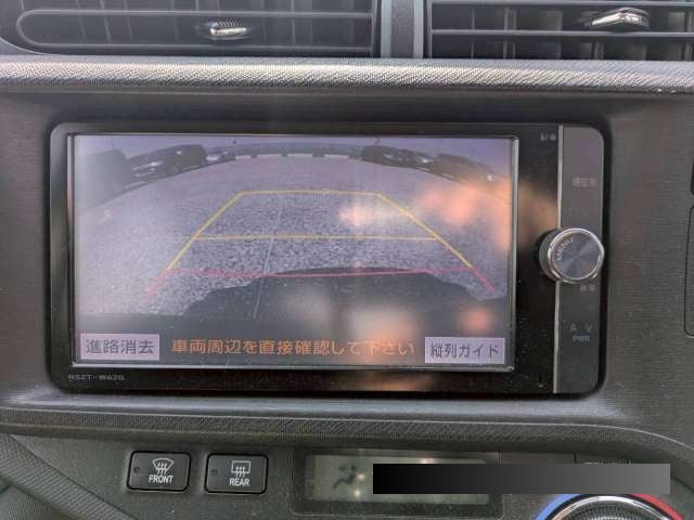 2012 Toyota Aqua thumbnail