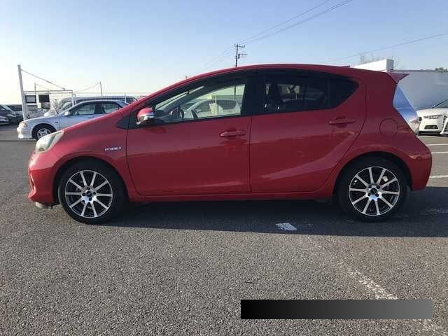2012 Toyota Aqua thumbnail
