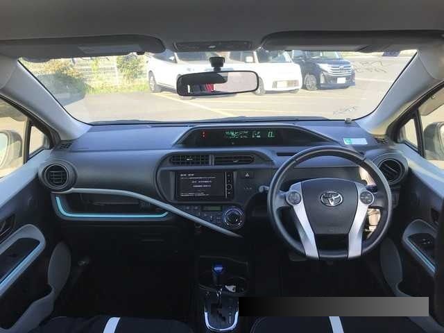 2012 Toyota Aqua thumbnail
