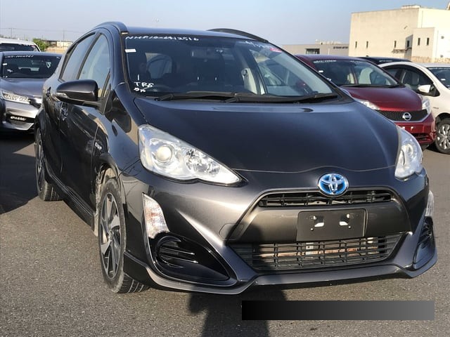 2015 Toyota Aqua thumbnail