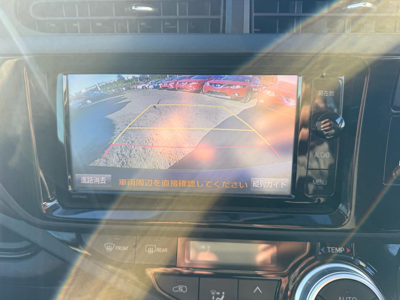 2015 Toyota Aqua thumbnail