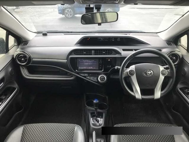 2015 Toyota Aqua thumbnail