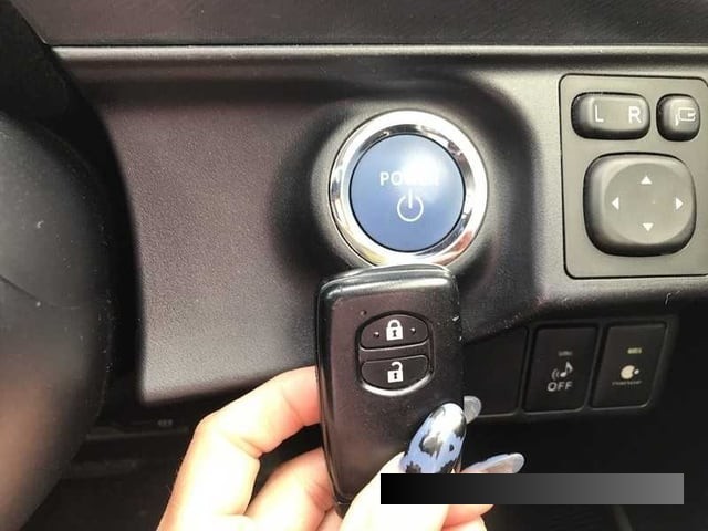 2015 Toyota Aqua thumbnail