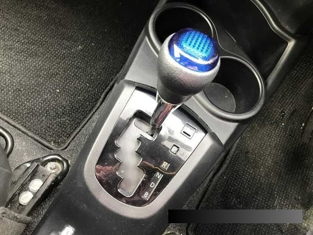 2015 Toyota Aqua thumbnail