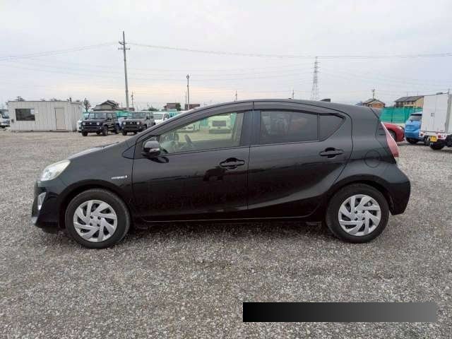 2015 Toyota Aqua thumbnail