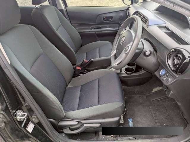 2015 Toyota Aqua thumbnail