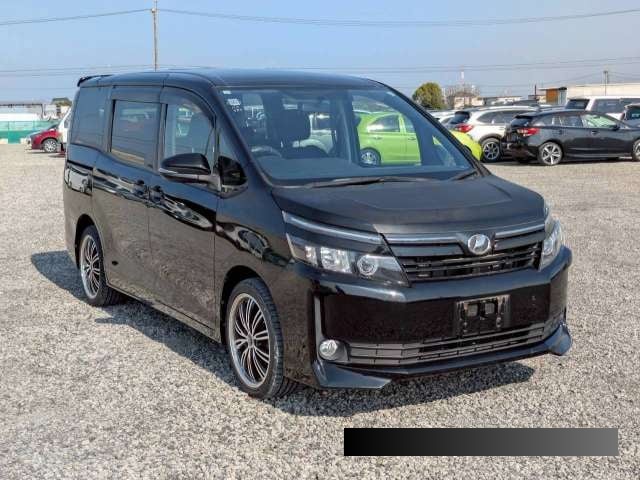 2017 Toyota Voxy thumbnail
