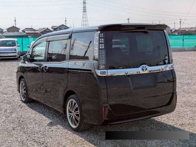 2017 Toyota Voxy thumbnail