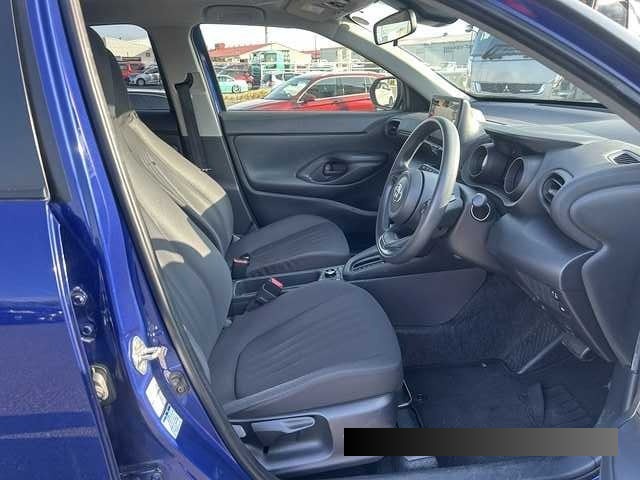 2022 Toyota Yaris thumbnail
